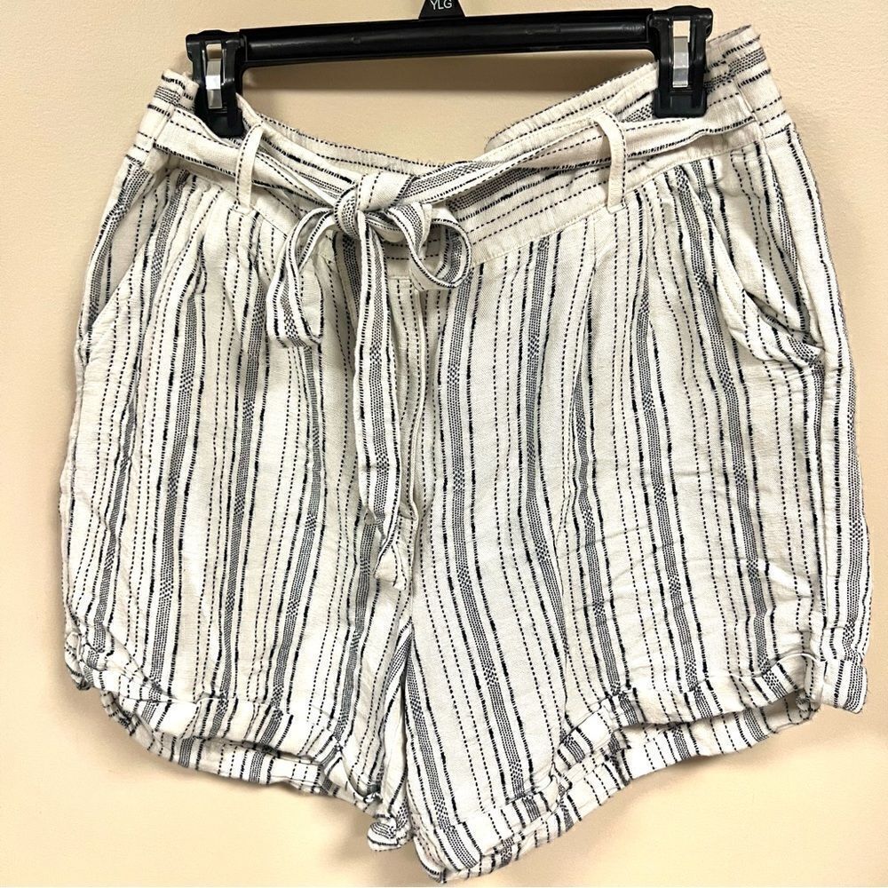 Bob Timberlake linen blend tie front shorts. Sz 12
